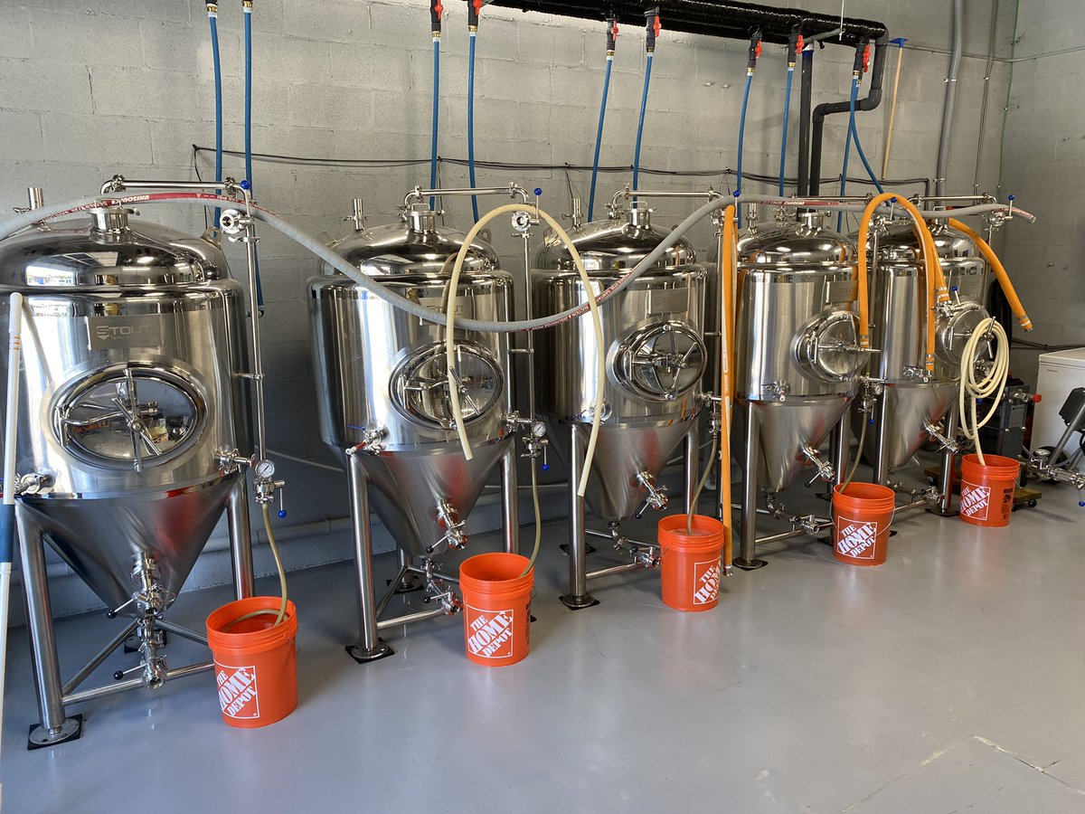 Amazing feeling to have all the fermenters full finally. We need more tanks!! #AngryHopsBrewing #BlueRidgeGeorgia #beer #craftbeer #drinkcraftnotcrap #northgeorgiabreweries #georgiabrewed #drinkgeorgiabeer #drinklocal #supportlocalbusiness #supportsmallbusiness #beerlovers 🍻🍻