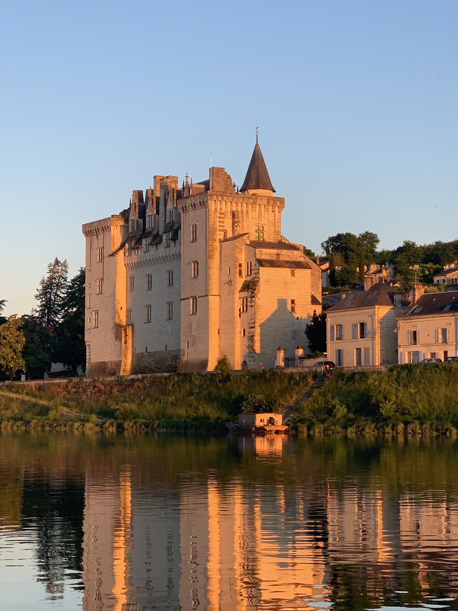 Le Château de Montsoreau à besoin de vos votes pour l'emporter face à Saint Malo !
#jaimelanjou #anjou #chateauxdelaloire
@BulsaMarie @cdenigremont @49numerique @saumur_tourisme @livreetvin @SaumurAgglo