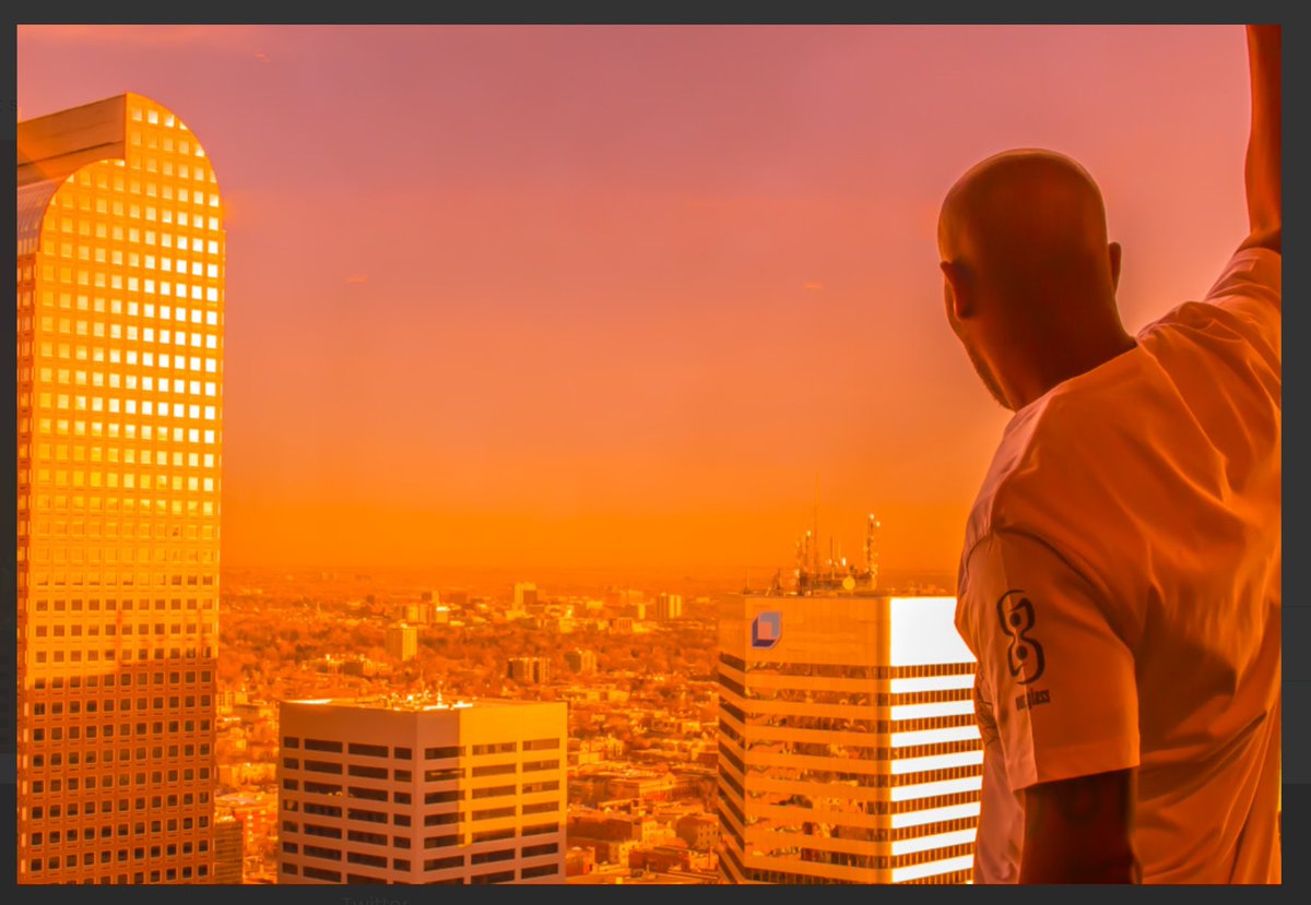 fam_jam_nft's tweet photo. Mile High View 
by: @DeportedPhotog 
Enjoying a beautiful view at sunset of the Mile High City, my home for over 23 years.

https://t.co/FGtvIoMRfX https://t.co/aVb7fnc9Gh