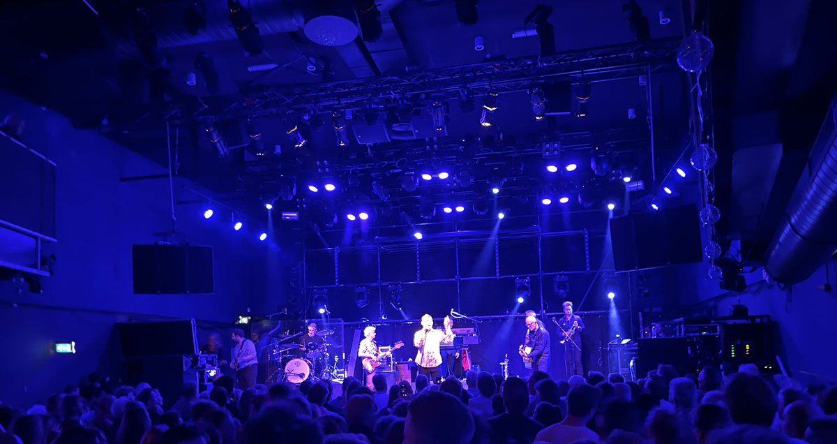 Ears still ringing from the <a href="/dedijkrocks/">De Dijk</a> concert in @P60poppodium: great to finally see live music again!