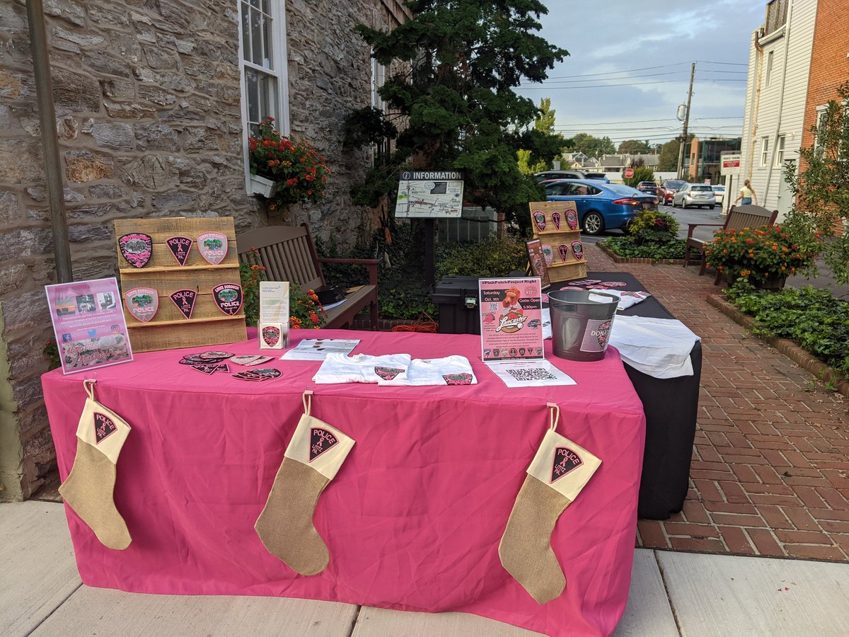 LititzPolice's tweet photo. Our #LBPDPinkPatch booth is set up and ready for #LititzSecondFriday
All proceeds benefit the Suzanne H Arnold Center for Breast Health
#pinkpatchproject #endcancer https://t.co/wbI1aVPmbm