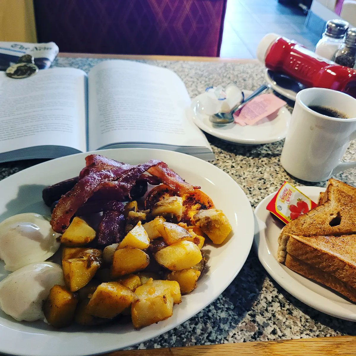 TeddyWilson's tweet photo. Spent last few nights staying in #StouffvilleOntario for a gig. Beautiful #town, loved it. Few pics, incl 2 obligatory food shots - because, well, social media 😅. +if yer ever in #Stouffville, highly recommend #PhoBasil Vietnamese & the #FicklePickle Family Restaurant!🍜 🥓 🍳 https://t.co/4vY8rBQR69