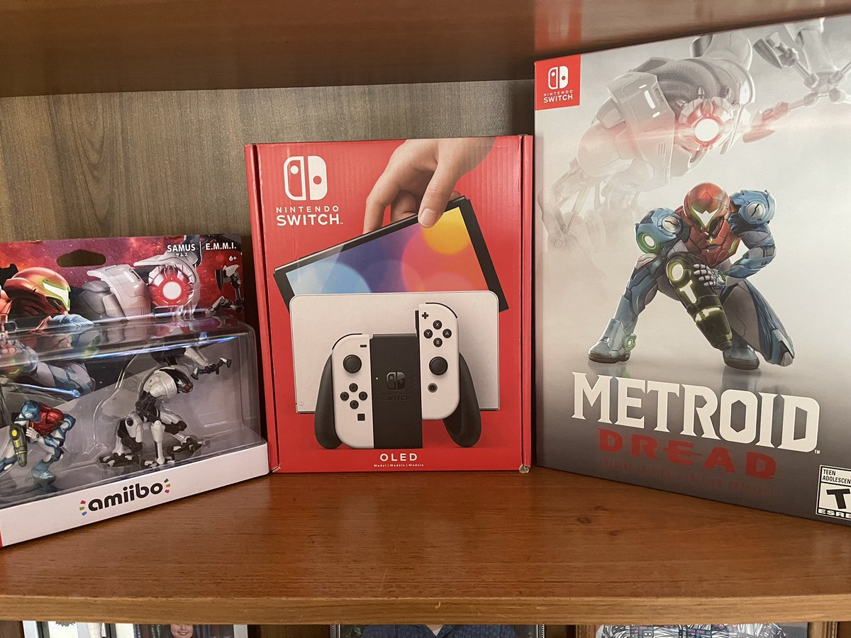 Renemaldonadojr's tweet photo. LET'S GOOOOOOO Nintendo Oled &amp; Metroid Dread finally here #NintendoSwitchOLED #Nintendo #NintendoSwitch #MetroidDread #metroiddreadspecialedition #metroiddreadamiibo ##MetroidDreadFriday #bestbuy https://t.co/5S7VAhBO4z