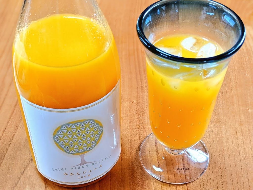 うさぎ堂 公式 コラボ実施中 特産品お取り寄せ S Tweet おはあいなんヽ ﾉ 10月9日土曜日 散歩の日 なので散歩の後に飲みたくなるジュース 置いときますね みかんジュースはプレゼント企画中 さぁ 土曜日 今日もお仕事推し事ぼちぼち行き