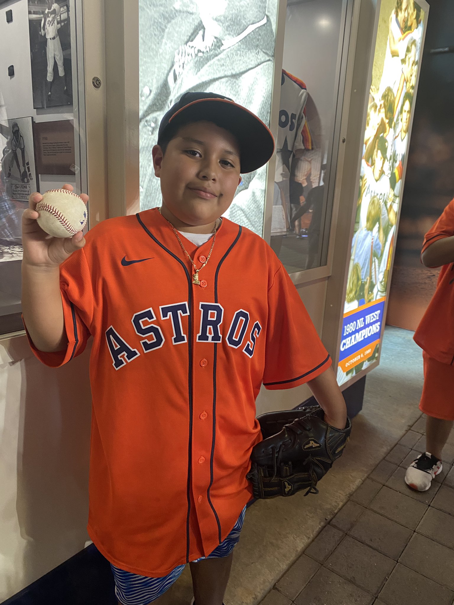 Melissa Correa on X: CUTENESS OVERLOAD: 8-year old Easton Gomez shows off  his most-prized possession. An official #MLB baseball hit into his glove by  @astros outfielder Kyle Tucker. Que precioso!!! About to