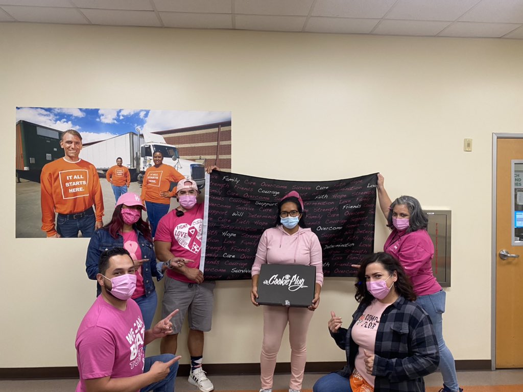 RobLo5087's tweet photo. Our Key 1 Pink contest winner today. Shout out to Marjorie, Nick, and Des for keeping it pink. #CancerAwareness @AdriannaMedin17 @ChantelleG5087 @flo_thd @ChrisBarrazaTHD @adventures_of_g https://t.co/dtAua4X8sQ