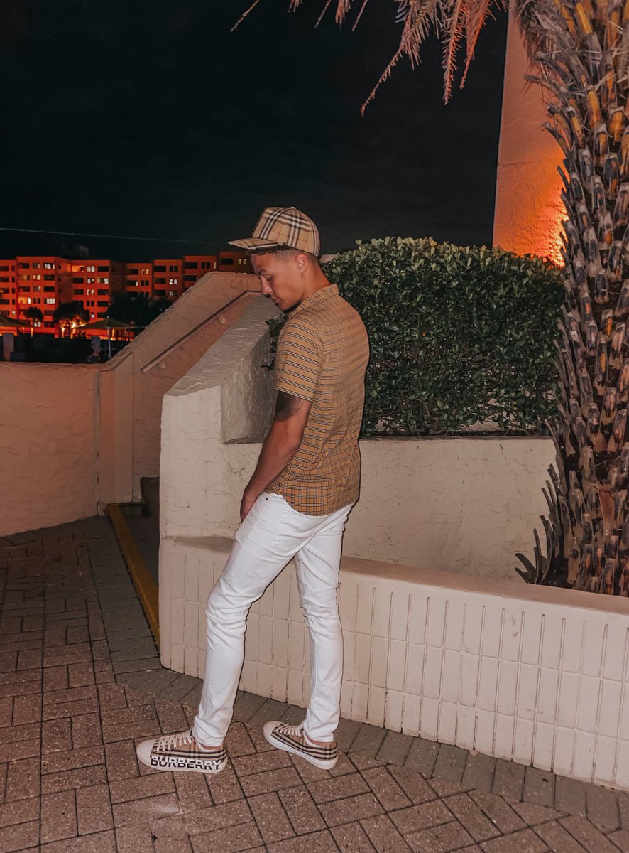 JalenHead's tweet photo. Beach Boy 🏝 https://t.co/K6tiTpFVrz
