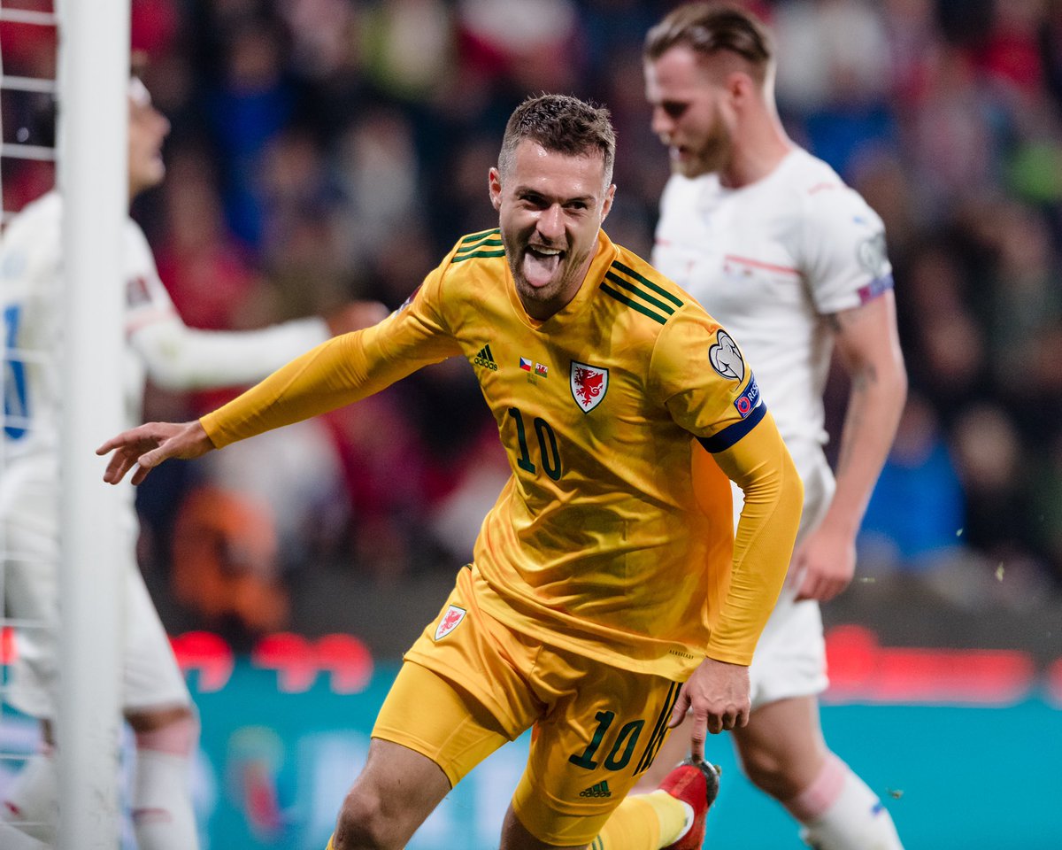 aaronramsey's tweet photo. Its good to be back 🏴󠁧󠁢󠁷󠁬󠁳󠁿 great performance from the boys. The #redwall were unbelievable 🙌🏼 … looking forward to Monday! https://t.co/zp1j8qzbbM