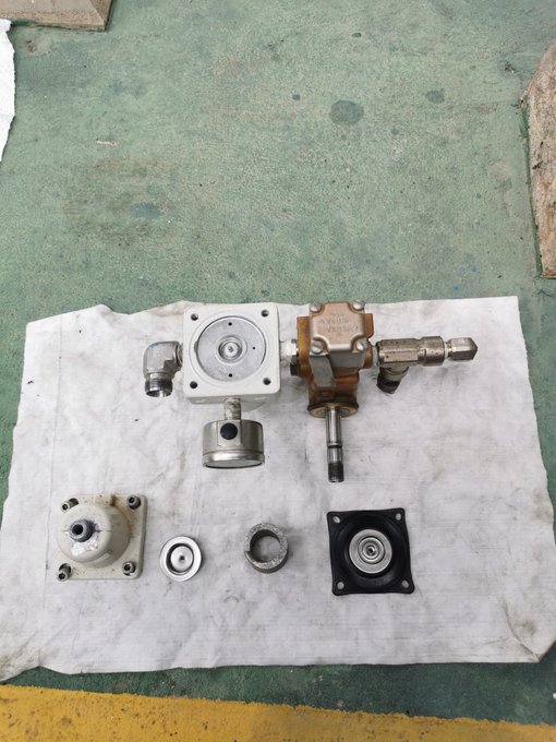 La nueva oficina🥺🤩 https://t.co/gdkCwyi4FS