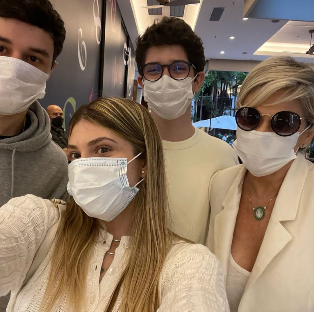 Andréa Nóbrega 👜 tweet media