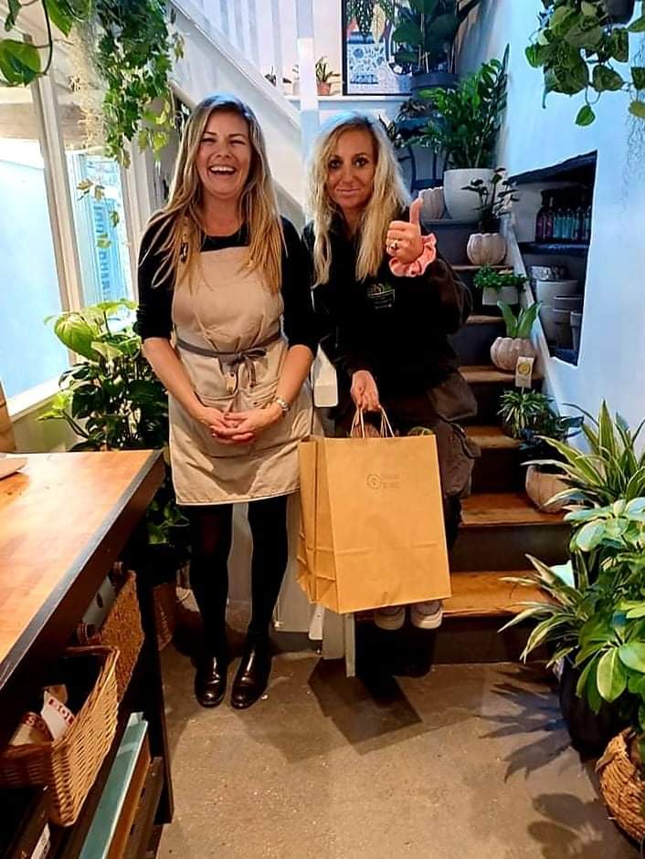 A lovely trip out to @stamfordbotanics today to grab some amazing indoor plants. A hidden oasis 🪴💚

#houseplant #indoorplants #giveitagrow