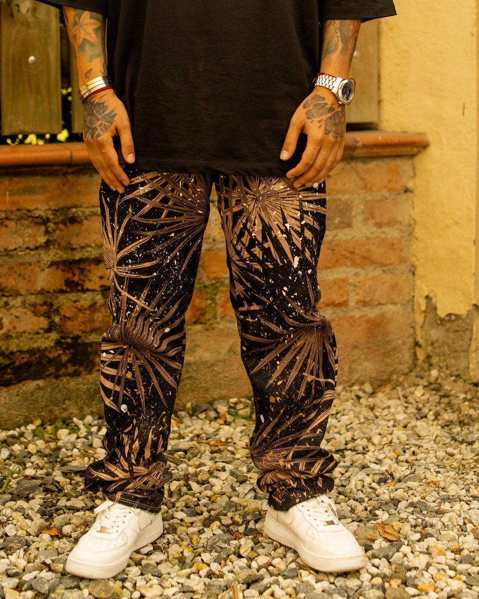 th9mps9n9's tweet photo. Somos la marca de los artistas 👖.
999SINCE SIGNIFICA ESTILO DE VIDA. https://t.co/Z6EypmJ1s2