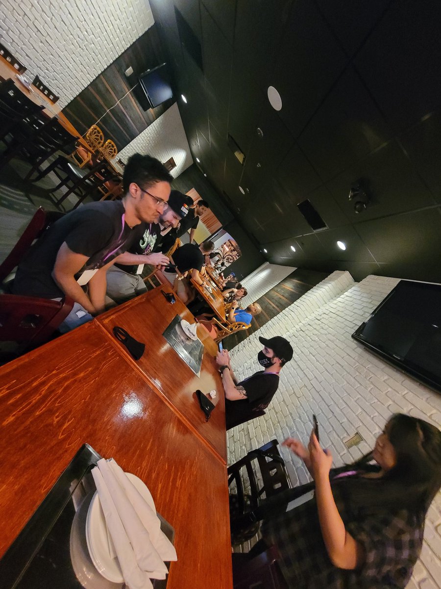 jhopson93's tweet image. #FelCon KBBQ with all of these QT&apos;s