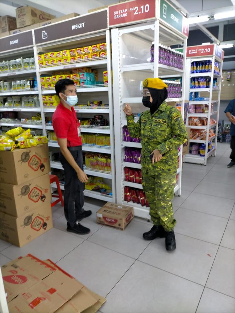 RELAbatupahat's tweet photo. 8 OKTOBER 2021 | JUMAAT,  RONDAAN PKP DAN PEMBUDAYAAN NORMA BAHARU AGEN BASMI COVID 19 

#StayAtHome
#NormalBaharu
#MalaysiaBebasCovid19
#SetiaBerbakti

@yahyakgc @SazaliZin @msrz81 @normanosak @relamalaysia @RELA_Johor @Hasni_Johor https://t.co/wx7CymiOKO