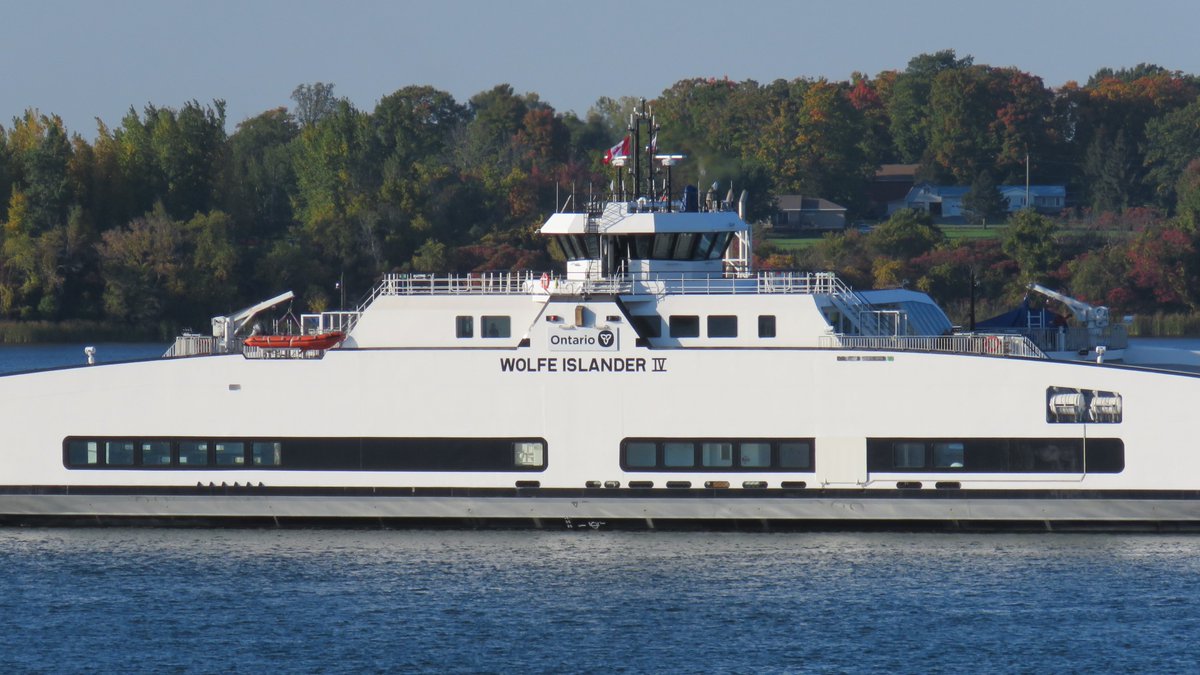 New electric ferry WOLFE ISLANDER IV 🇨🇦 up the St. Lawrence today near Cornwall Island. Built in Romania by Dutch company <a href="/Damen/">Damen</a> Shipyards, she will replace the current <a href="/WolfeIslander3/">WolfeIslander3</a> ferry in 2022 #ygk