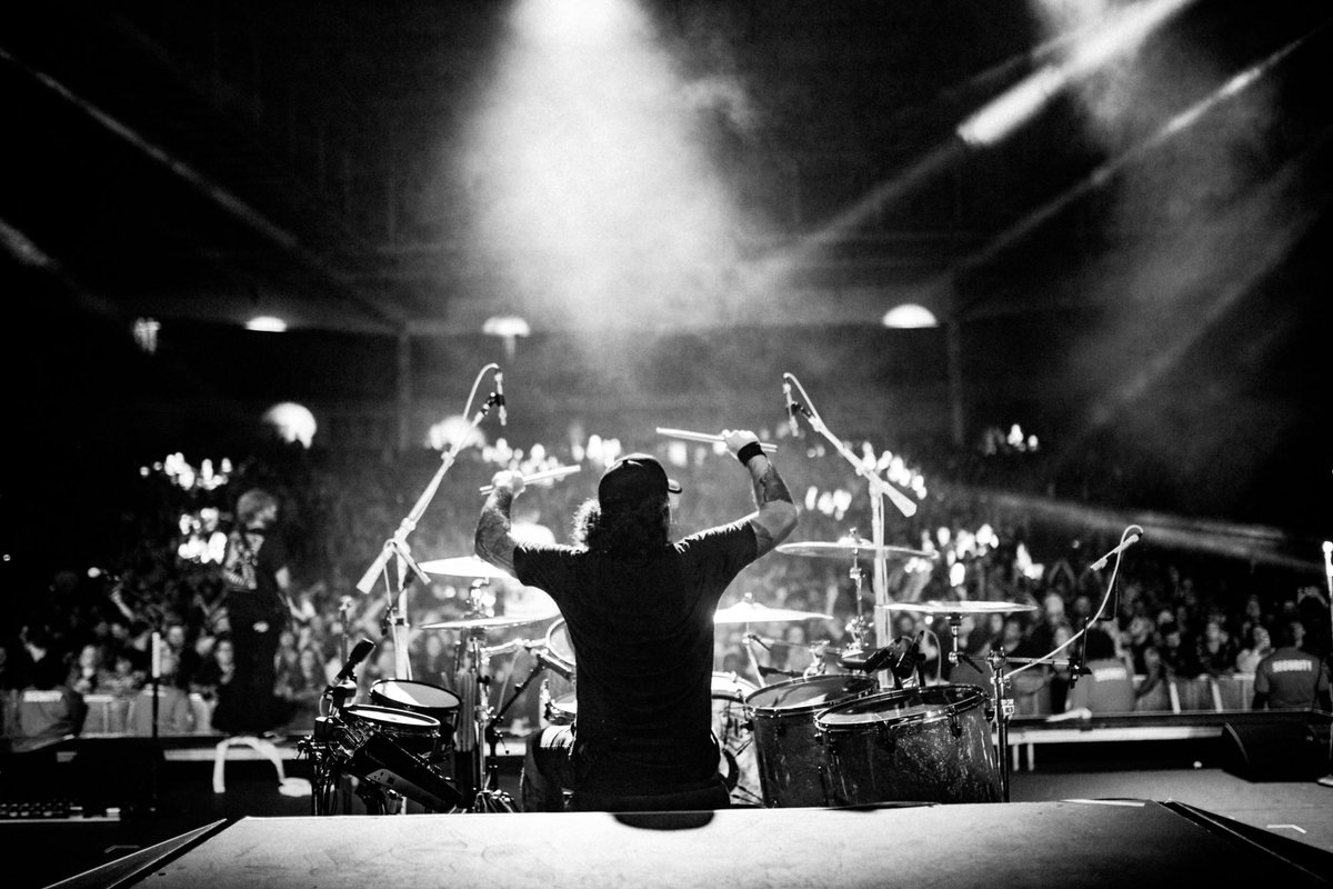 AlexShelnutt's tweet photo. Some cool photos so far from the #reentrytour - @hartleyphoto https://t.co/hlpaU8JIBj