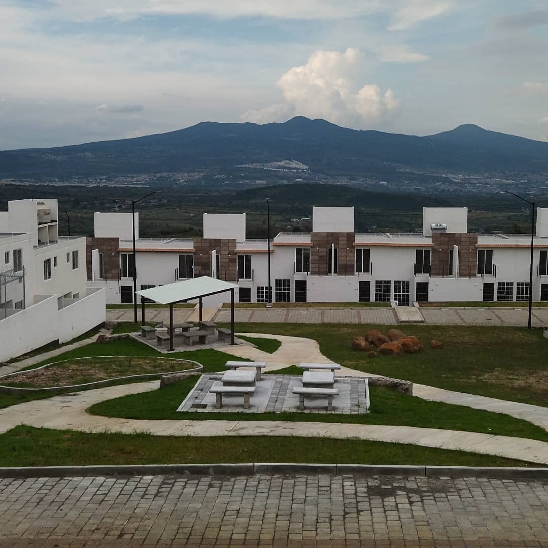 ¡El mejor lugar para vivir!.
Desarrollo San Pedro, estamos ubicados en el Km.11 + 700. Autopista, Morelia - Pátzcuaro.
No dejes pasar la oportunidad.
Asesoría de tus diferentes créditos completamente gratis. Más información: 443 491 82 58