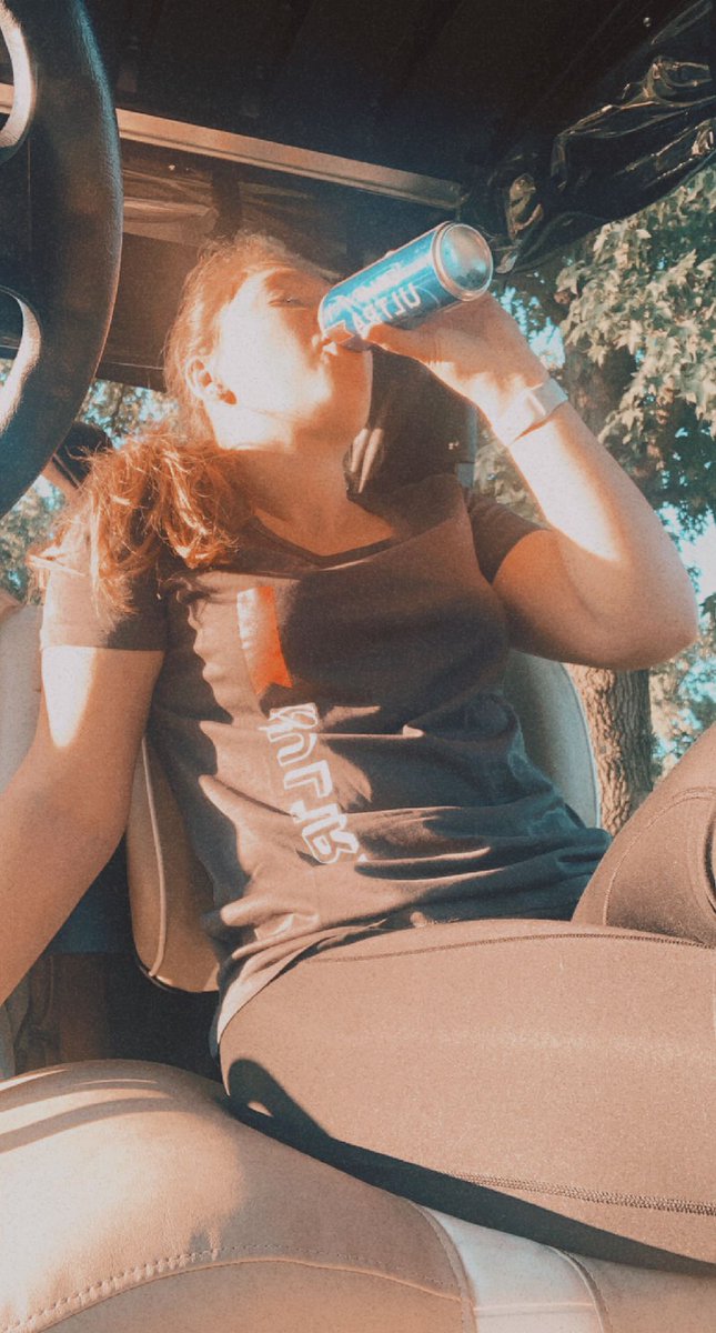kelsimbrown's tweet photo. Thanks for the merch ⛳️@MichelobULTRA https://t.co/2gPZwkl3Ji