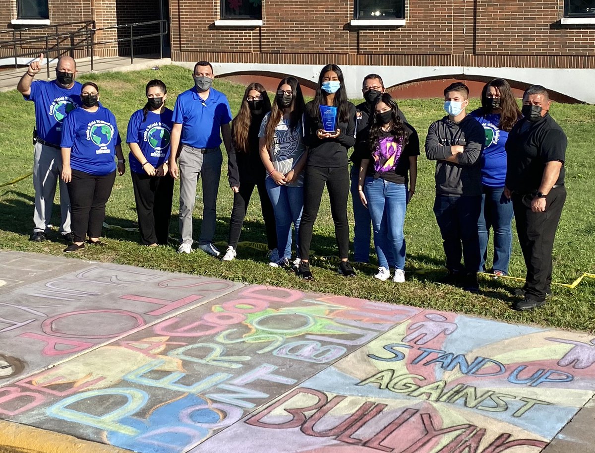 misdmigrantdept's tweet photo. Bully Prevention Week Chalk Art Winner Mercedes High School! https://t.co/mh7TnpIjI0