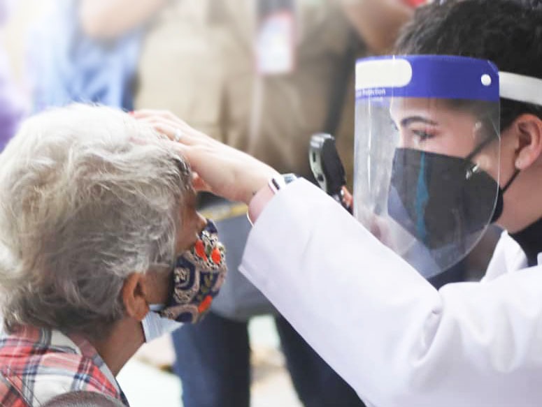 gestionperfecta's tweet photo. Felicito a cada #MédicoComunitarioIntegral de nuestra Patria, y en especial a las mujeres y hombres que han permanecido en la primera línea de batalla en Caracas. Ustedes son la esperanza del presente y el futuro ¡Gracias por proteger a nuestro pueblo! https://t.co/in744ospaI