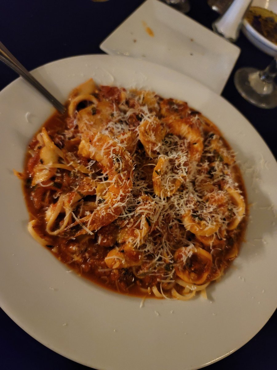 LordSmitteous's tweet photo. We blew it out at the celebration dinner at La Piazza Cafe in the @EuropeanVillage 
Incredible food:
Lobster Roll Bruschetta
Seafood Fra Diavola (level 10 spice)
Chicken Marsala
(Also not featured were the Red Pepper Bisque and scratch made Ceasar salad, both were incredible) https://t.co/LLO9D1zt8M