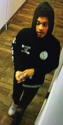 TPSOperations's tweet image. MISSING:
Tashinga Magora, 24
- last seen on Oct. 4, at 5:40 p.m., in the Bayview Ave &amp;amp; Sheppard Ave E area
- described as 5'10", medium build, short black hair, brown eyes
- last seen wearing black pants, white shoes, black hooded sweatshirt w/ white logo on chest
#GO1915693
^al