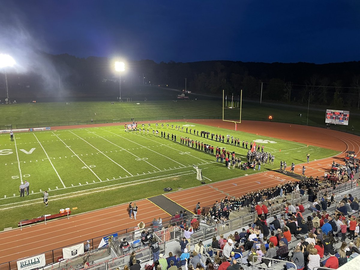 SauconSource's tweet image. 🏈 It’s homecoming at M. E. Illick Stadium, as the Panthers take on rival Southern Lehigh! Follow along for quarterly score updates from tonight’s action.