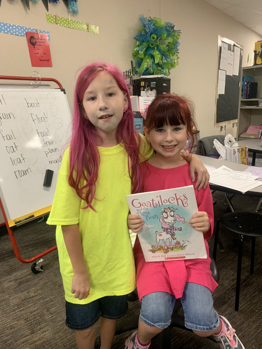 MsBarber_Pope's tweet photo. We love it when siblings come to read to our class! https://t.co/xFMn5qwXXf