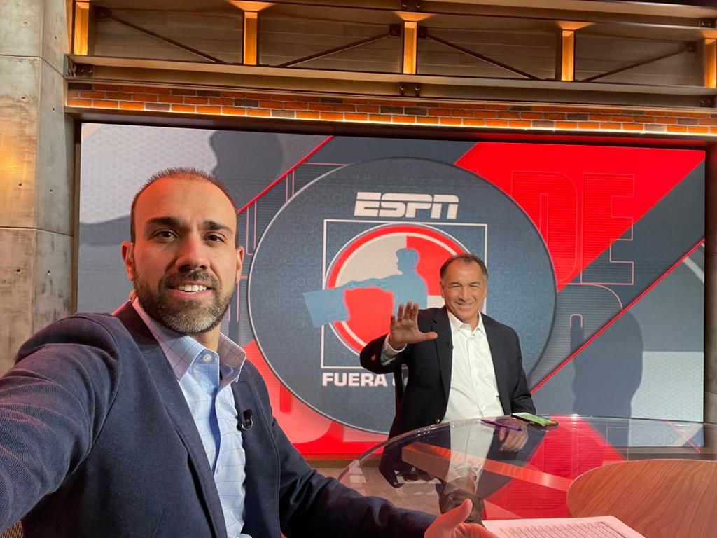 AdalFrancoR's tweet photo. Vamos a @ESPN_FDJ con el gran @MARIOCARRILLOY2 en el estudio y los análisis de @manumartin23 y @Rortiz_ESPN 
Nominados al Balón de Oro
¿Quién es tu favorito?
¡Qué joya! https://t.co/tMSAItQPTh
