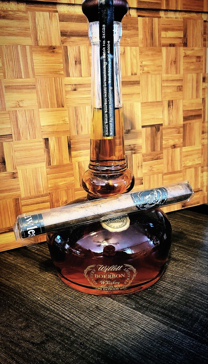 We made it folks! Let’s kick the weekend off right with a @blacklabeltradingco lawless cigar and a glass of that smooth @willettdistillery bourbon. Cheers to a good time with some great people! #weekendvibes 
-
-
-
-
-
#cigar #cigars #kentucky #bourbon #cigarlifestyle 
#weekend