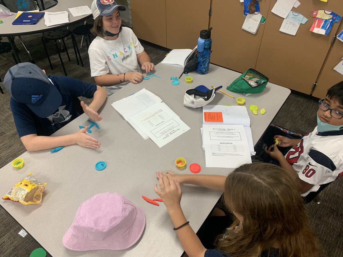 MsBarber_Pope's tweet photo. Spelling fun on Friday with play dough! @MrsDiaz_Pope @popepanthers https://t.co/qmBIlTybaO