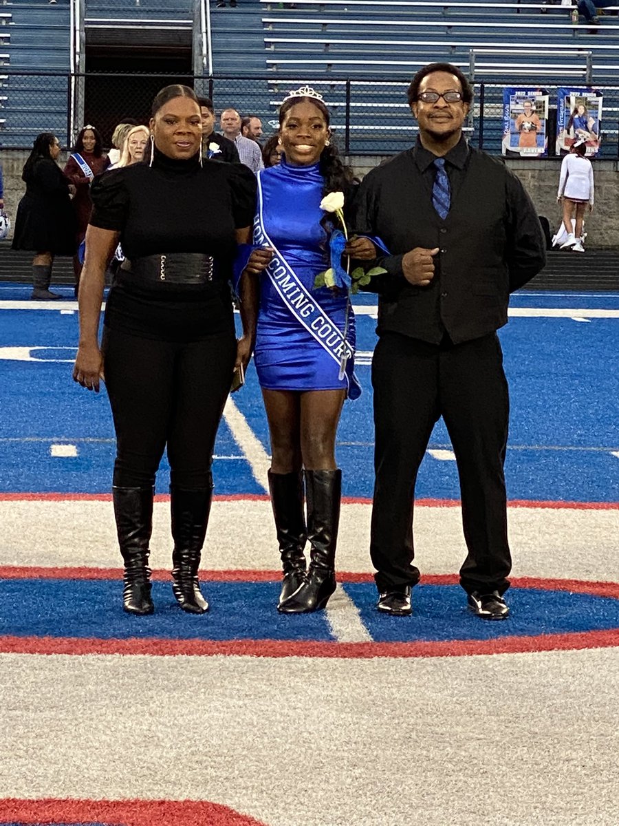 RavennaSupt's tweet photo. Ravenna HOCO 2021 https://t.co/hkswZyDb6q