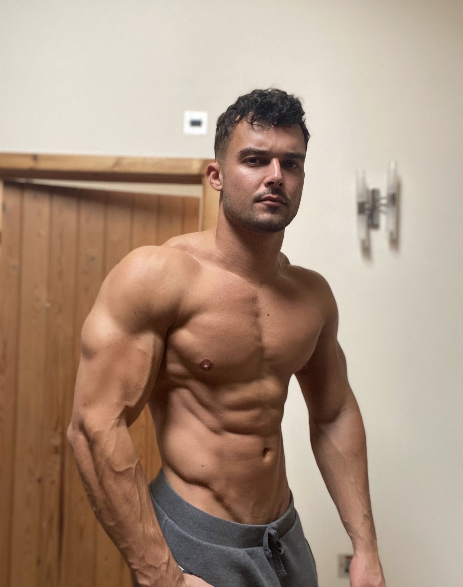 𝚃🌞𝙳𝙳 on Twitter: "RT @onlyfans_hunk: ️ https://t.co/knxD6ic0z9" / Twitter