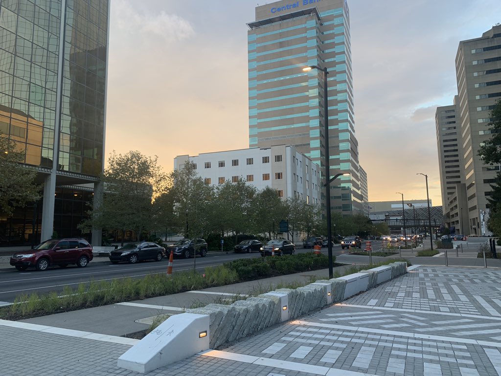 ErinMHathaway's tweet photo. Town Branch Commons looking fresh on a Friday evening ✨✨ https://t.co/kCMcsLTWJe