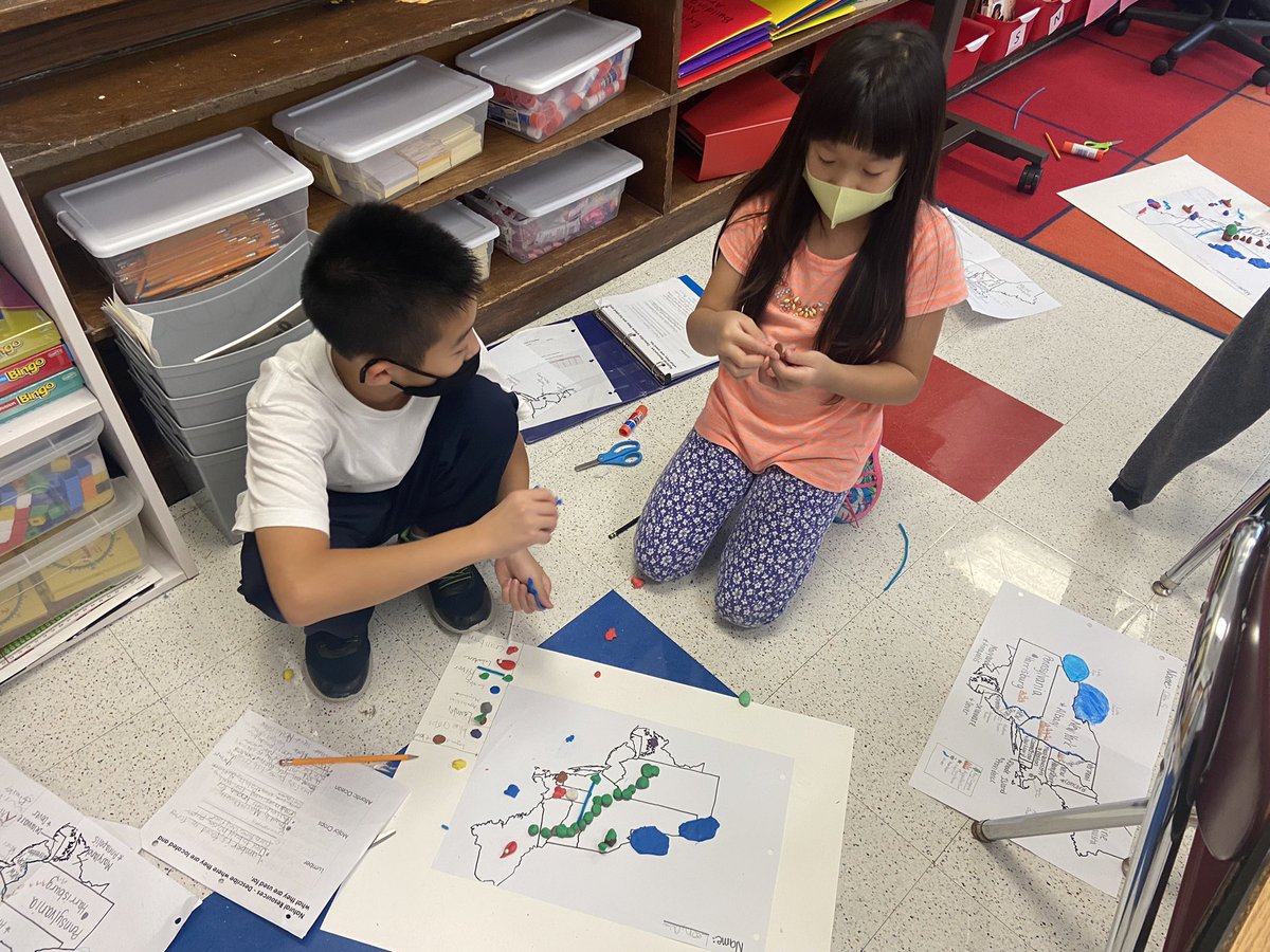 DocsFlock's tweet photo. Showing our knowledge of the major landforms and natural resources found in the Northeast region by building 3D maps! Love how creative this group is #docsflock https://t.co/BSYN57D0eu