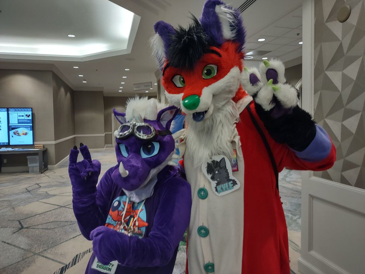 OctazureSuit's tweet photo. Denver 2021, set 12. #DenFur #Denfur2021 https://t.co/txGZ1ss1Pa