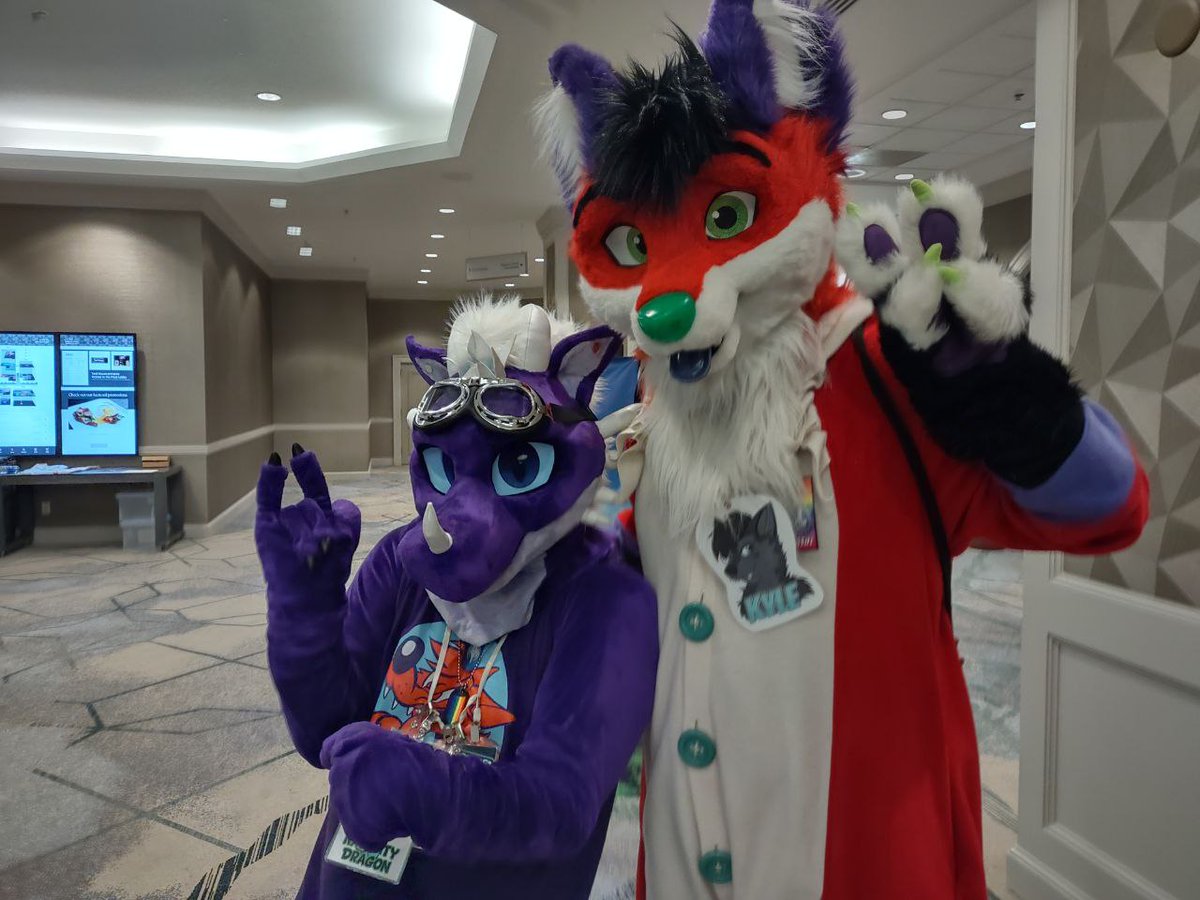 OctazureSuit's tweet photo. Denver 2021, set 12. #DenFur #Denfur2021 https://t.co/txGZ1ss1Pa