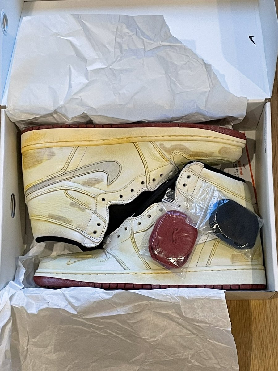 I ordered these two weeks after the bred toes. They arrive the same day.