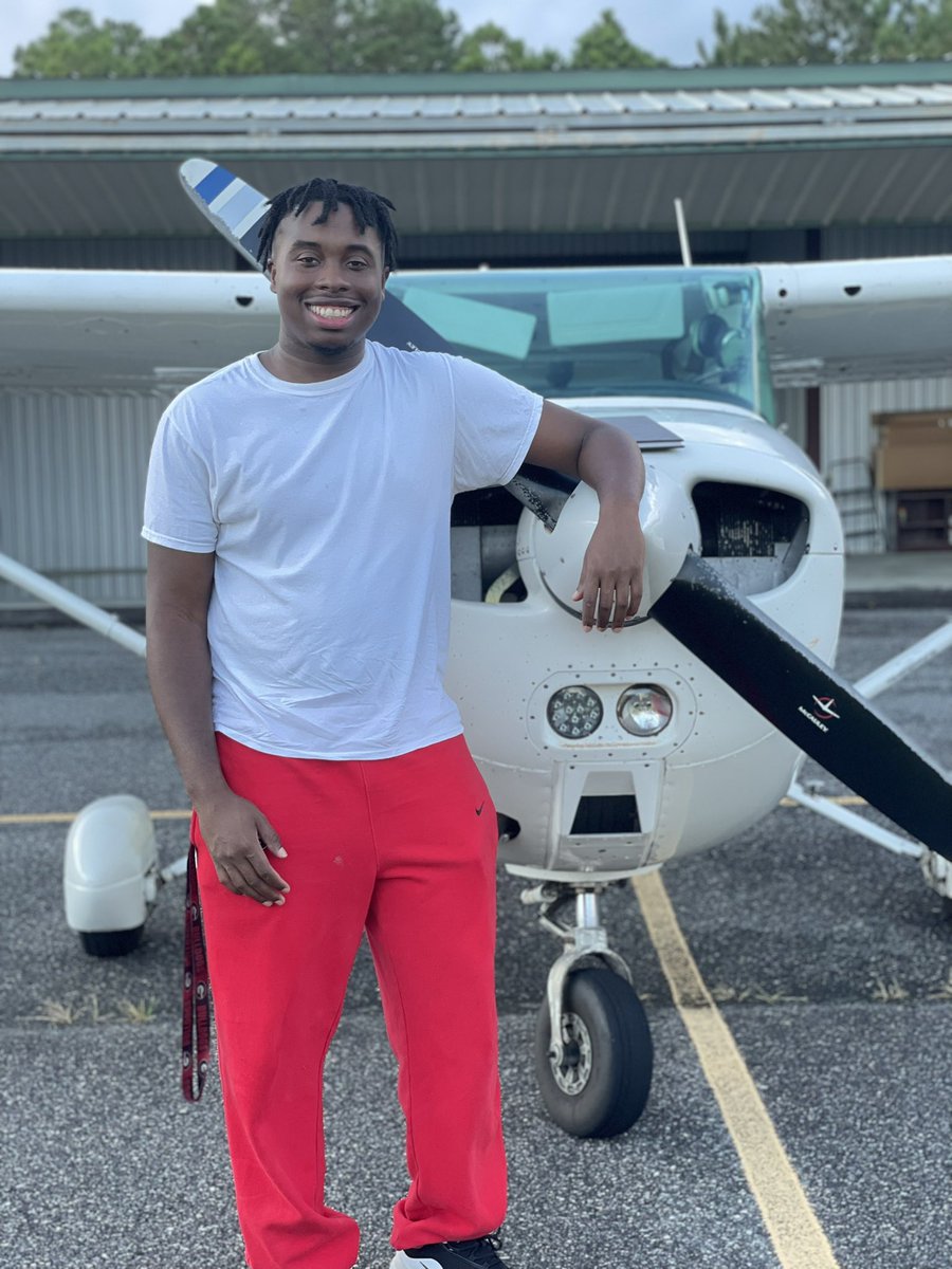 Number1ballerr's tweet image. First solo flight ✅🤞🏾✈️