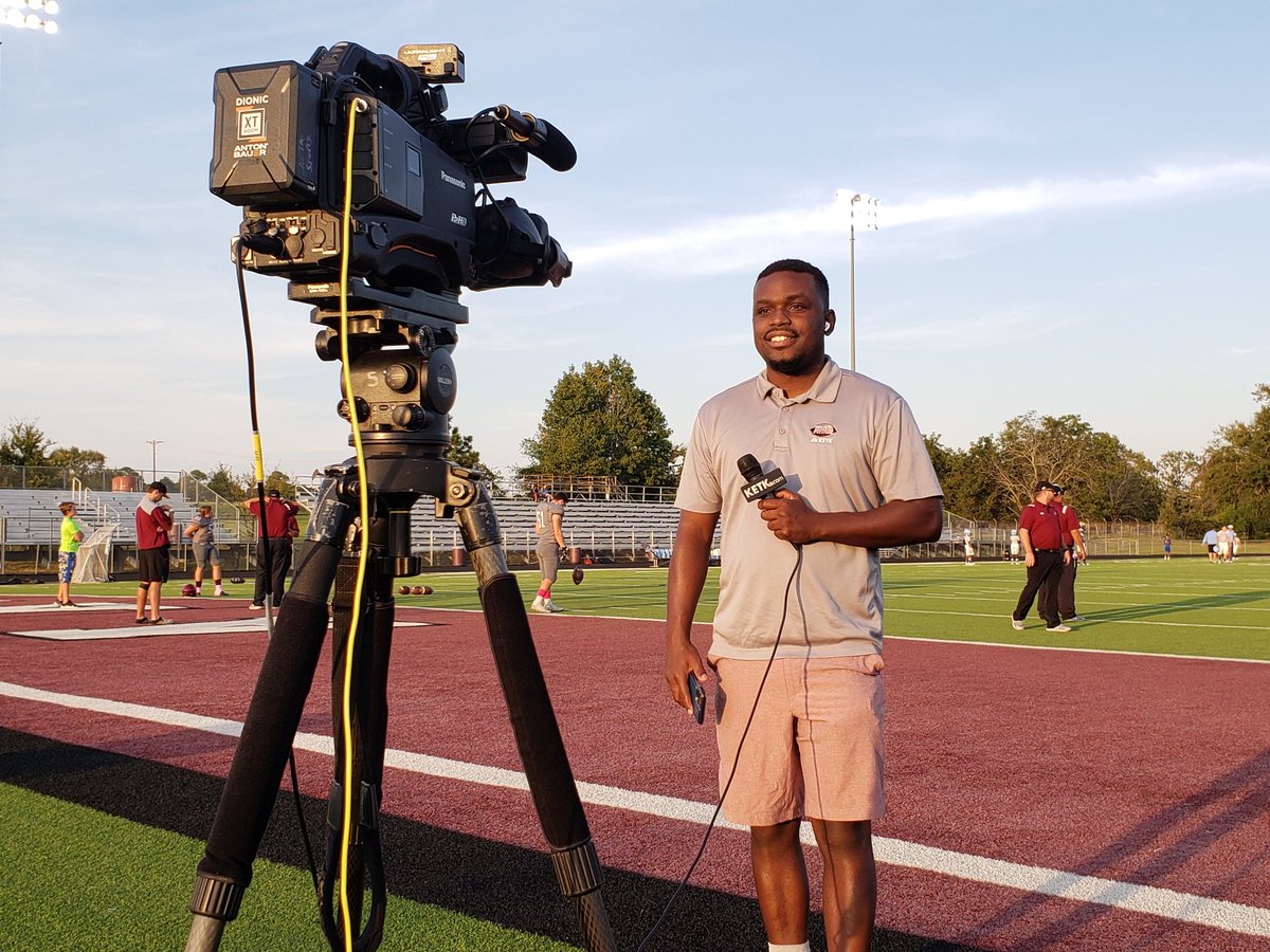 MikeA_ArpISD's tweet photo. The Games of the Week TV 📺 crews are in the house. @KETK/@kfxkfox51 &amp; @kytxcbs19.
It's the #BattleFor838 in less than an hour in a #PinkOut between @ArpISD &amp; @WestRuskRaiders.
Watch their coverage after the game at 10:15pm KETK/CBS 19 &amp; 11pm FOX 51/CW.
#bEASTtexas #txhsfb #TPND https://t.co/v23diV0xqn