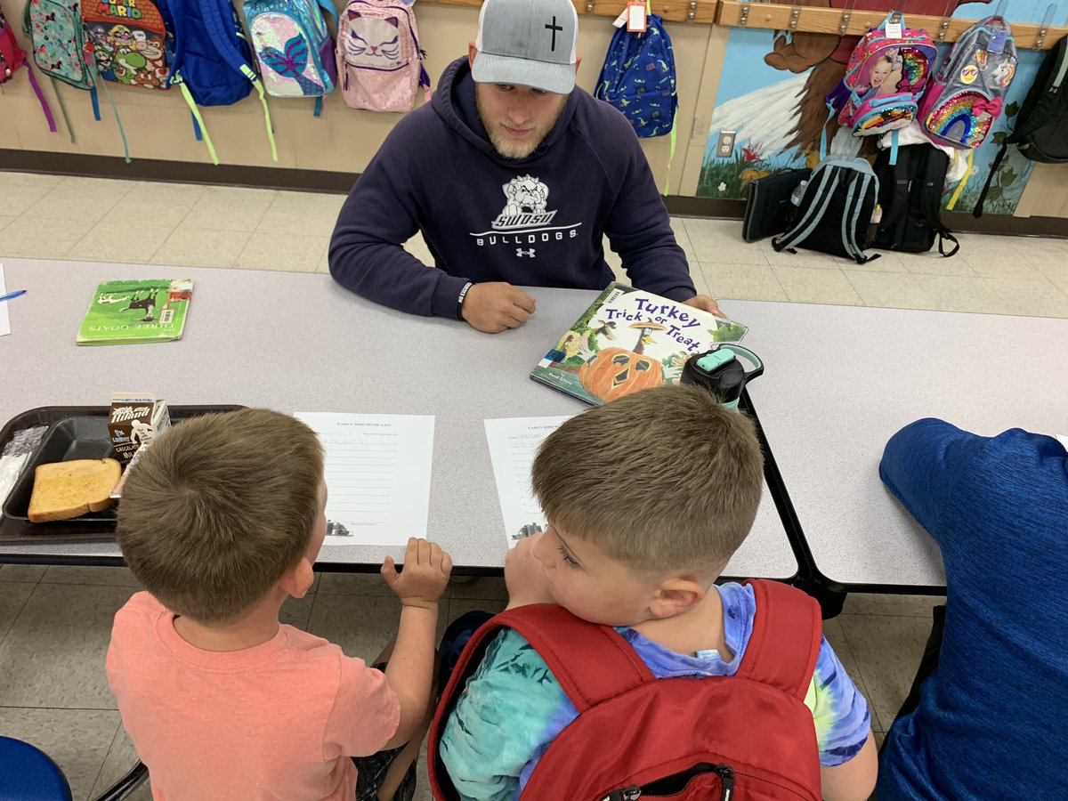 CoachBennetNew's tweet photo. Great start to the weekend for SWOSU Football! Our RBs had a great time this morning reading with the students at Burcham Elementary!

#SpotTheBall https://t.co/wlFZDqo3DV
