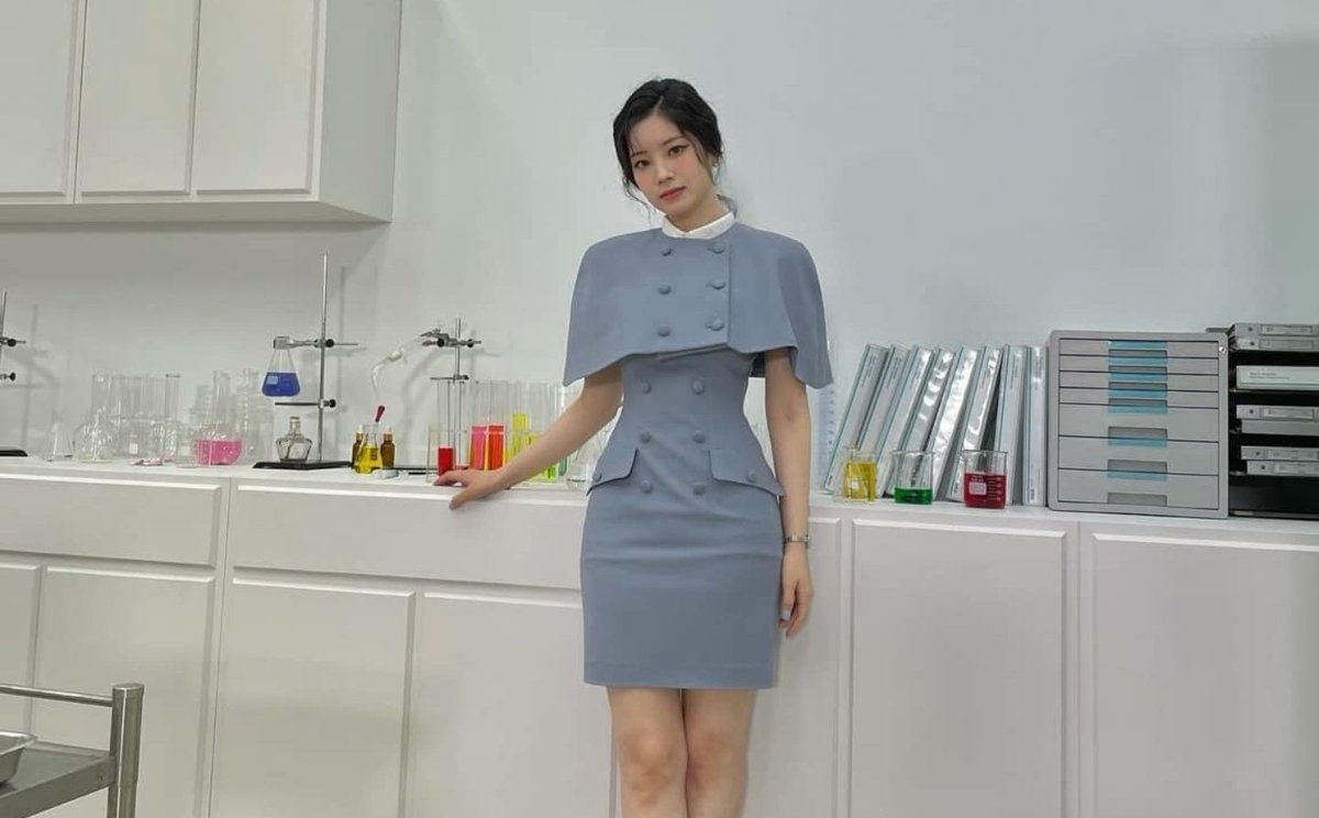 fabulaburi's tweet photo. Kim Dahyun, the most beautiful &amp; brightest witch of Beaubaxtons Academy💙 @JYPETWICE @HarryPotterFilm https://t.co/NLK28Ff1tn