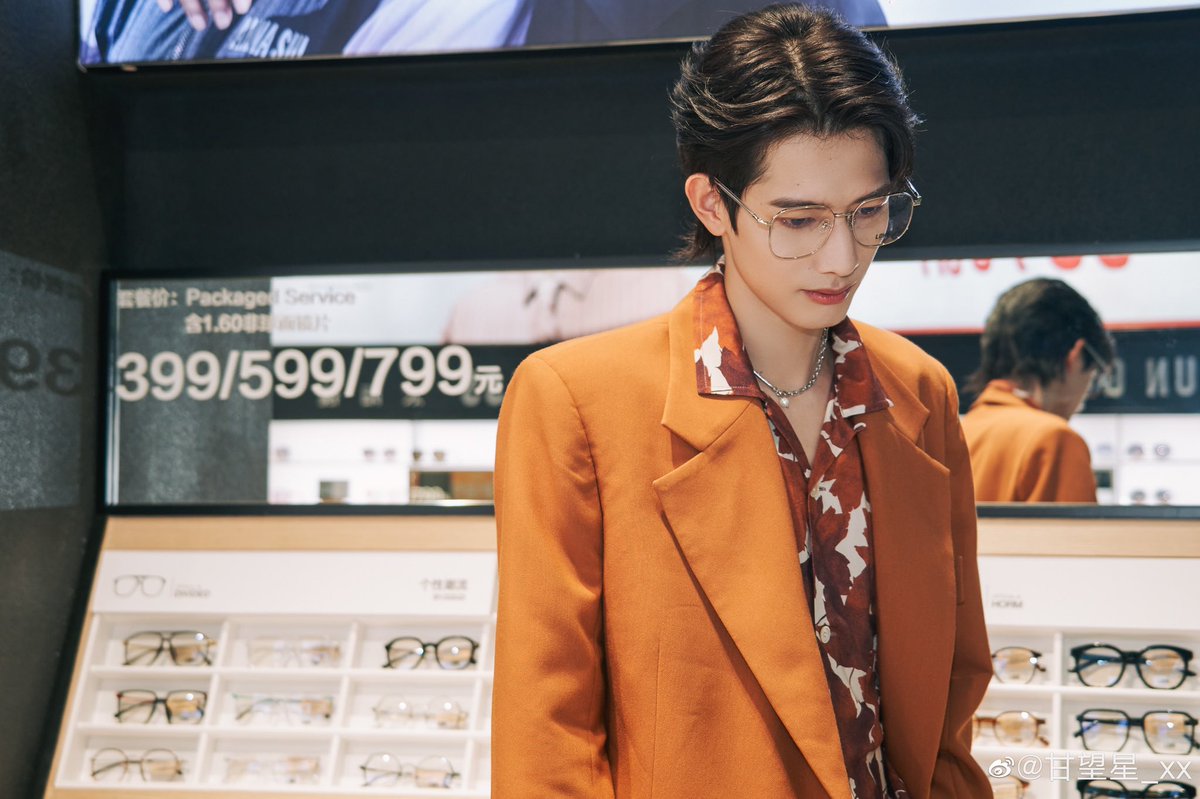 Gwx_Fanbase's tweet photo. ┋Photo┋210910 Weibo Updated

> https://t.co/Y978nDGBPd

#GanWangxing 
#甘望星 https://t.co/B1G8mZ7MSw