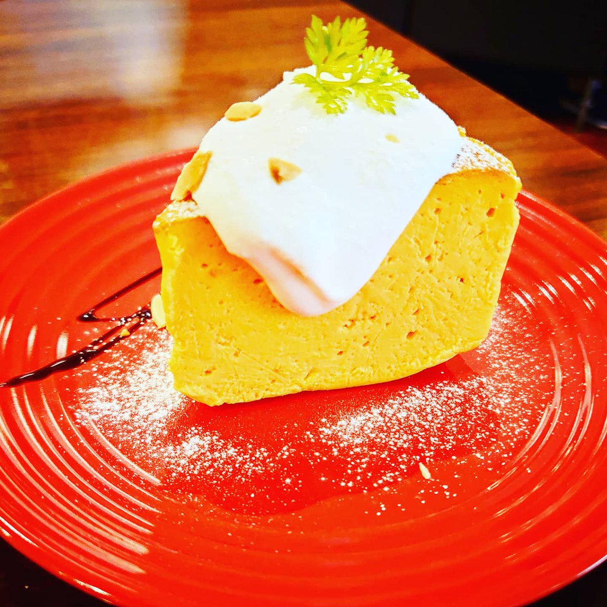 Aramaki_GPX's tweet photo. バカうまかぼちゃのチーズケーキ🧀🎃
#熊本 #CafeSwitch https://t.co/u2zqBedPF6