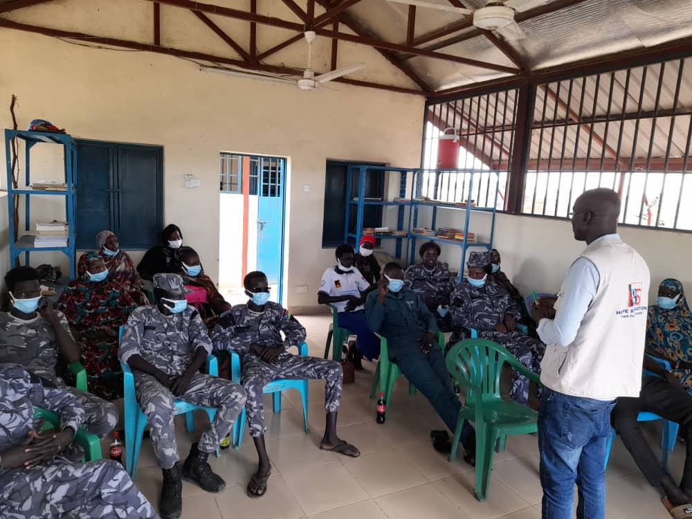 HopeRestoratio3's tweet photo. Photos taken during #Dialogue_learning_Ssession & #Capcity_Building of Security Forces and Civilian populations on gender #Responsiveness & #Inclusive_Security services at National and #Community_Level in Panhinya Payam-Rubkona County Unit State with support from @undpsouthsudan https://t.co/jrVTA0BtiO