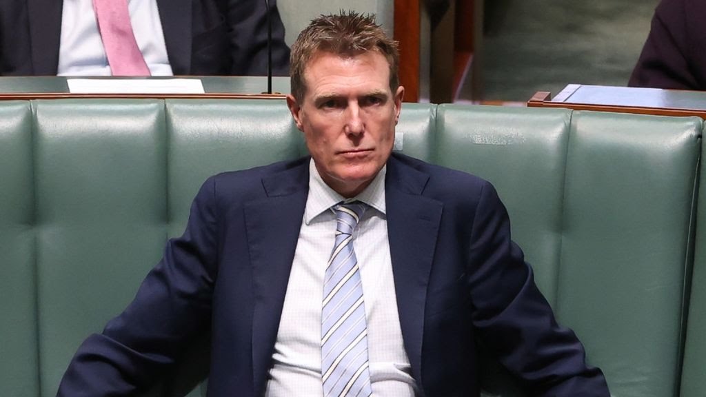 PeterWMurphy1's tweet photo. Reminder: It's 9 Oct 2021, and we STILL don't know who contributed to #ChristianPorter's legal defence fund or how much was donated by these undisclosed persons. And he's STILL a Govt MP in our Federal Parliament. 😠 #auspol https://t.co/z2tBsmrdcF