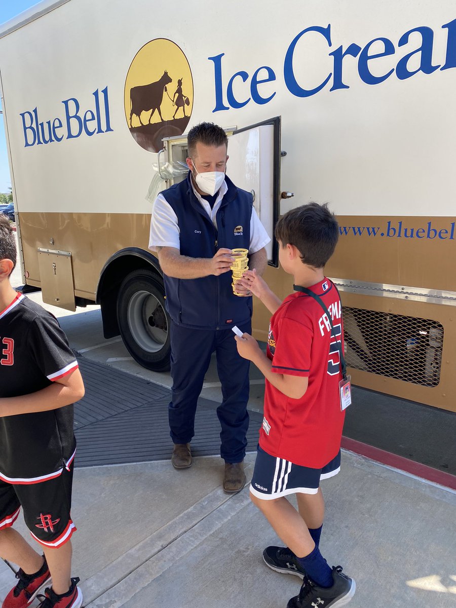 Emily Chambers tweet media