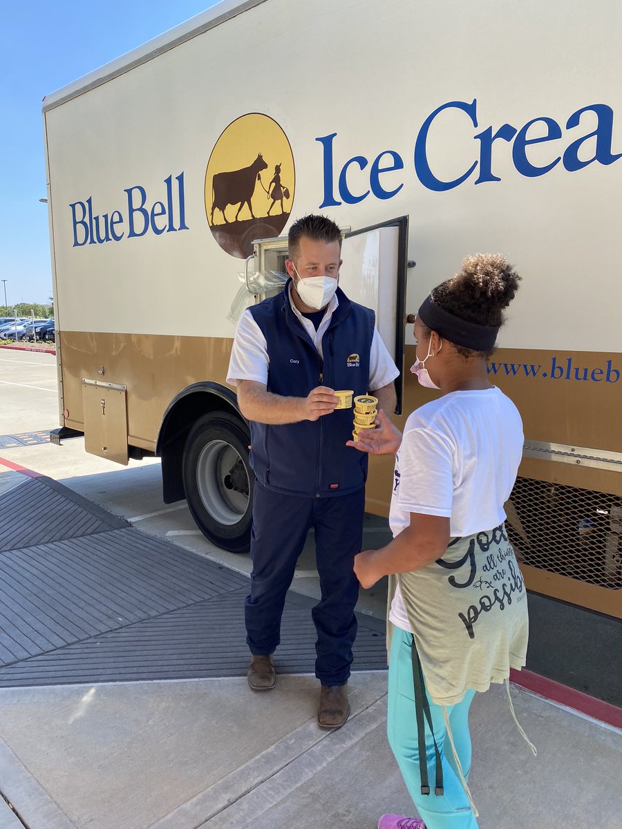 Emily Chambers tweet media