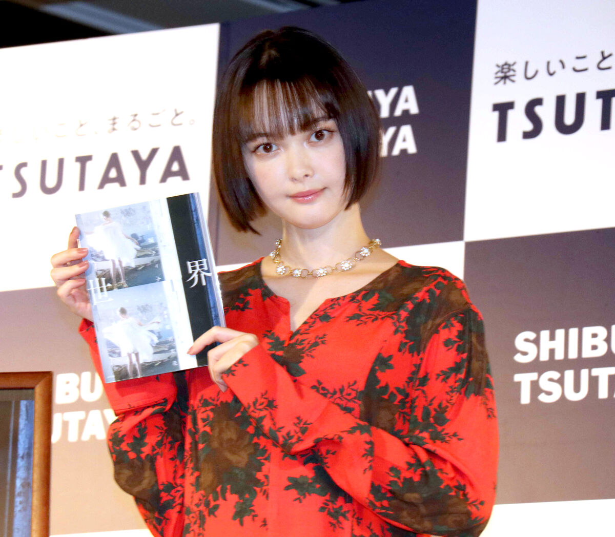 玉城ティナ デビュー10周年写真集『世界』公式 (@tina_sekai) / X 玉城ティナ デビュー10周年写真集『世界』公式 (@tina_sekai) / X