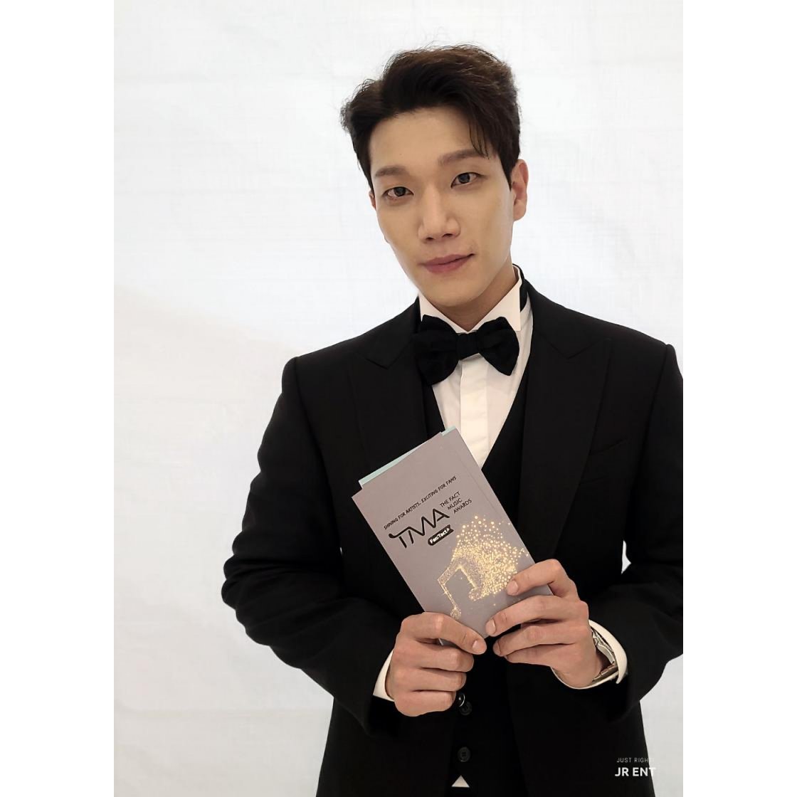 kknphofc's tweet photo. More behind the scenes photos of Kyung Nam at The Fact Music Awards from @/jrent2012 🥰❤️

https://t.co/lwZdqEHfZW

#KimKyungNam #김경남 #TheFactMusicAwards2021 https://t.co/wUu38PMceZ
